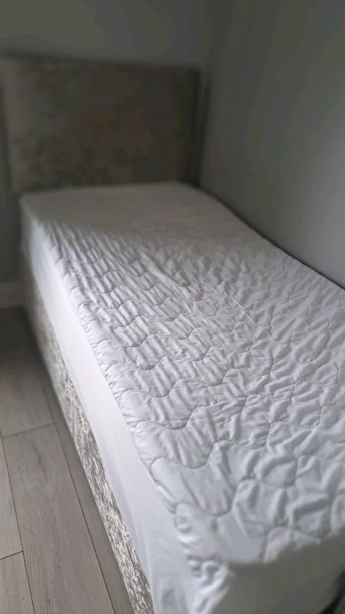 2 single divan beds with matresses - Image 4