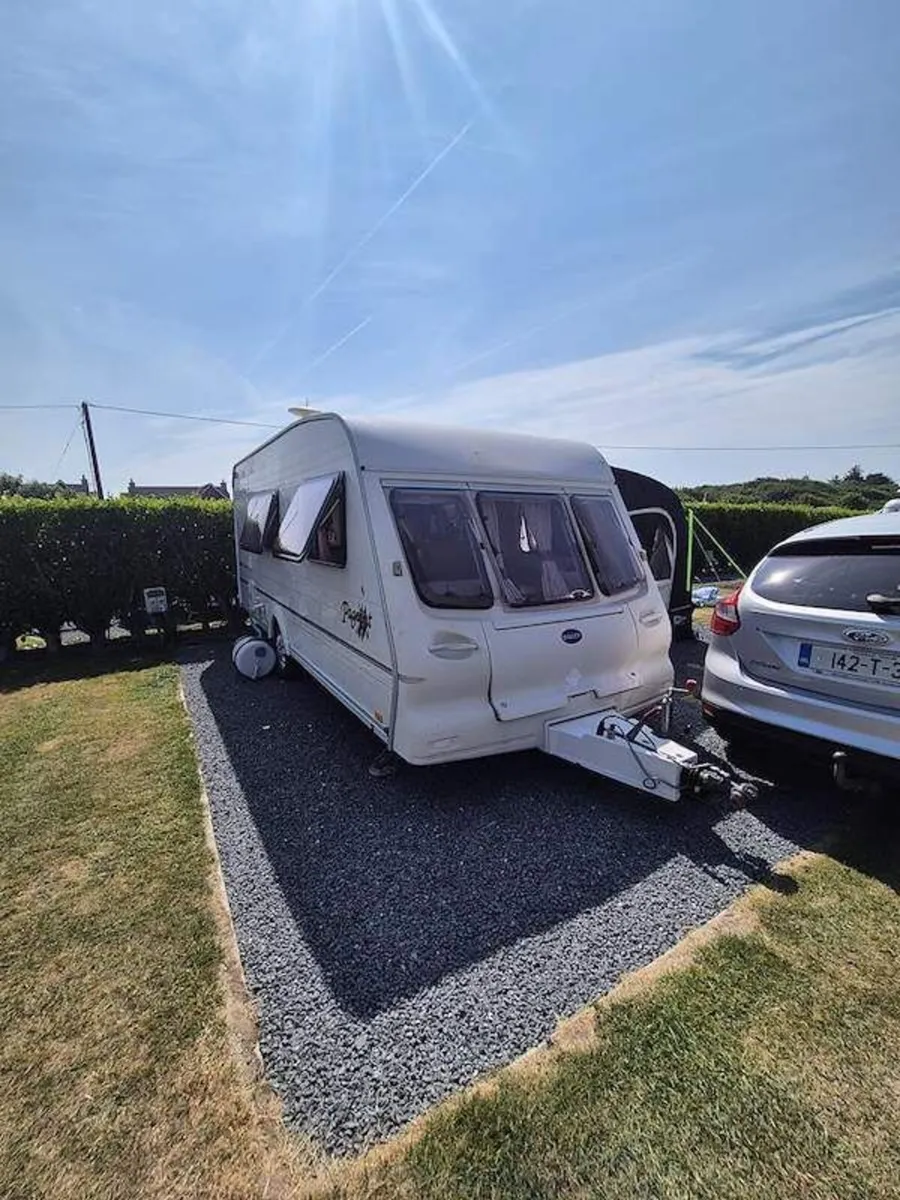 2003 Bailey Pageant Champagne Caravan & solar pane - Image 1