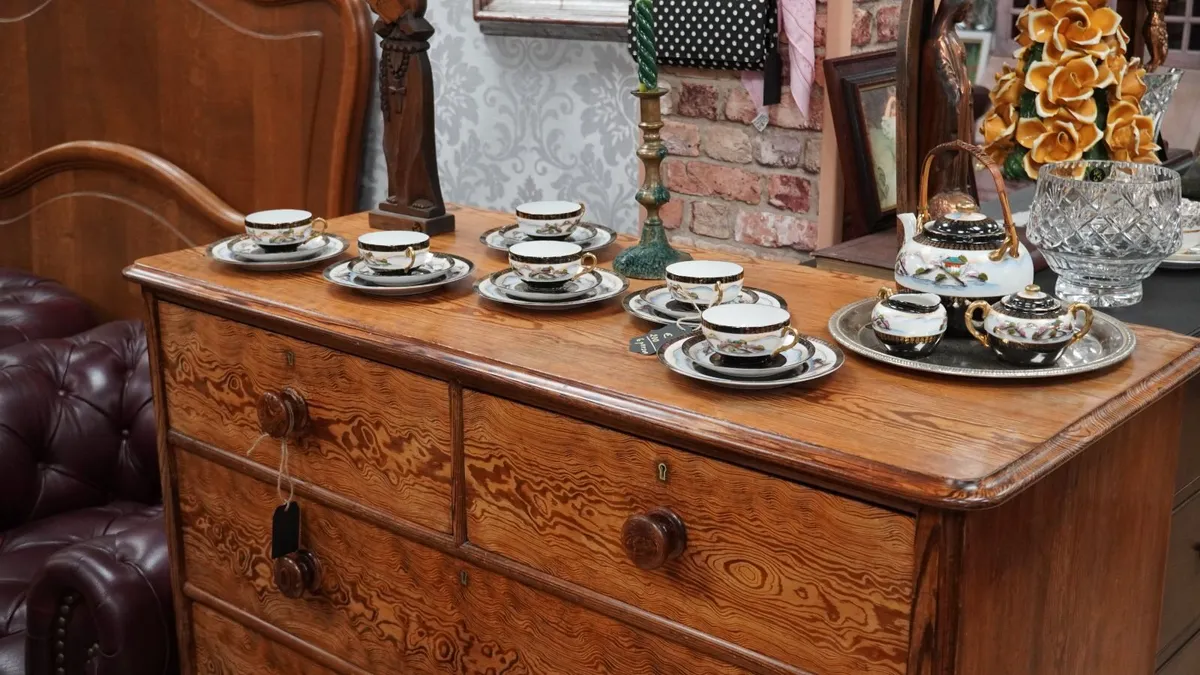 Vintage Japanese Porcelain Tea Set – 21 Pieces - Image 1