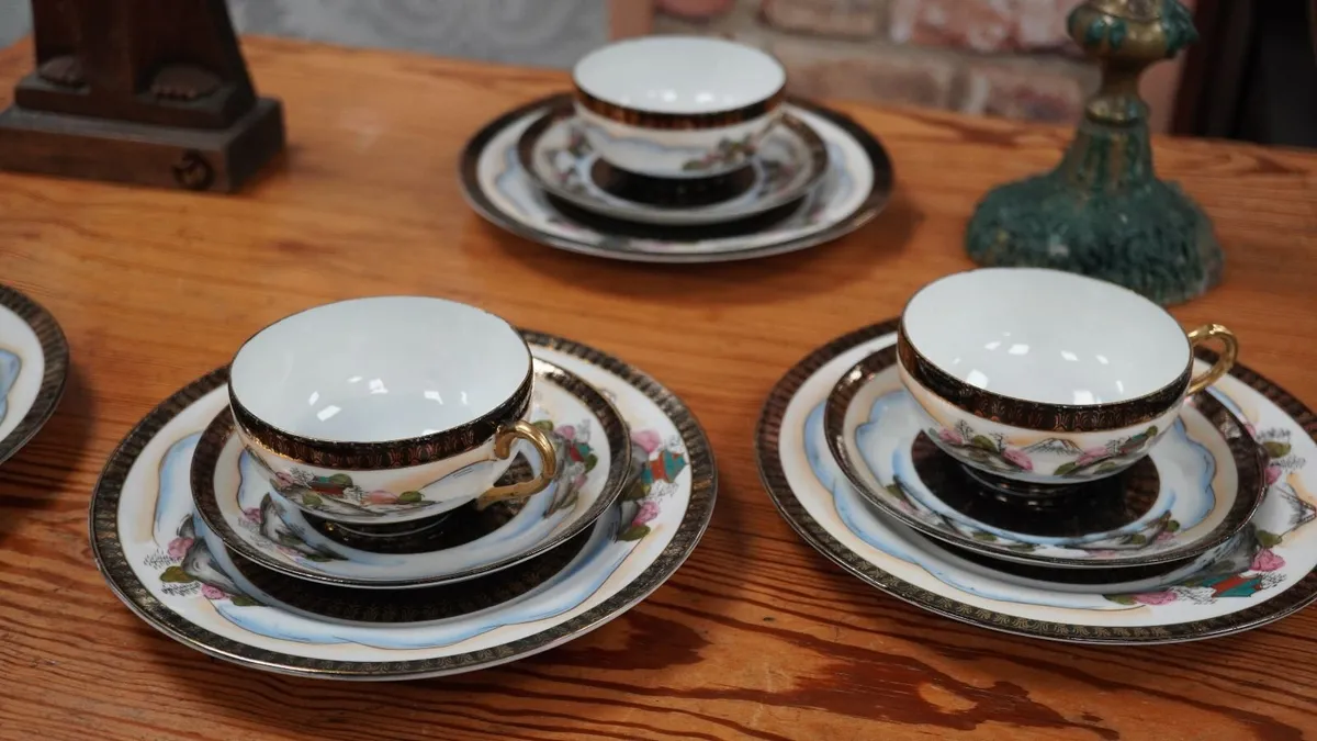 Vintage Japanese Porcelain Tea Set – 21 Pieces - Image 3