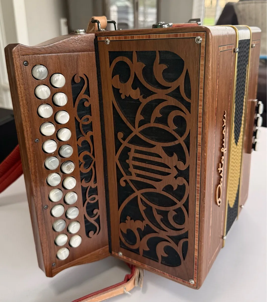Castagnari Ciacy B/C Accordion - Image 3