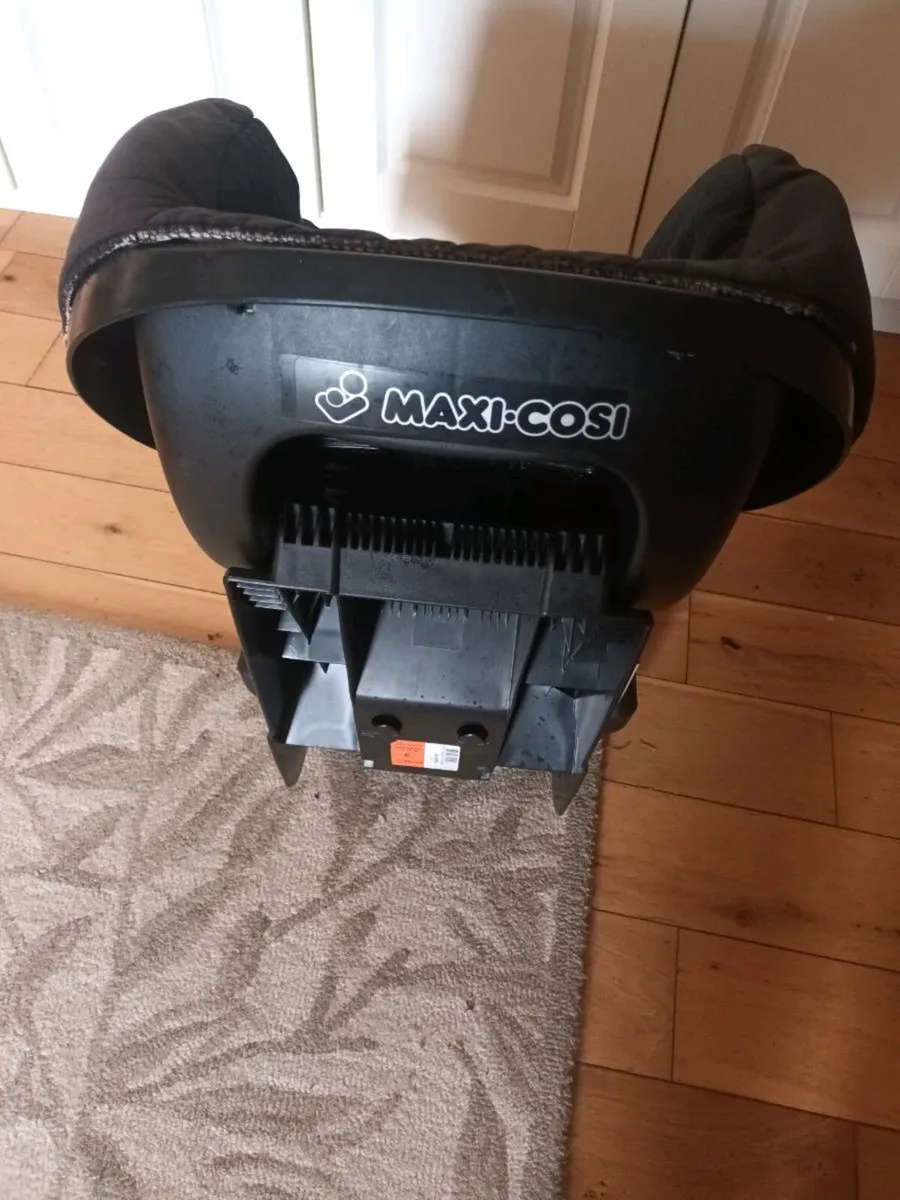 Car seat  💺  for  sale now - Image 2