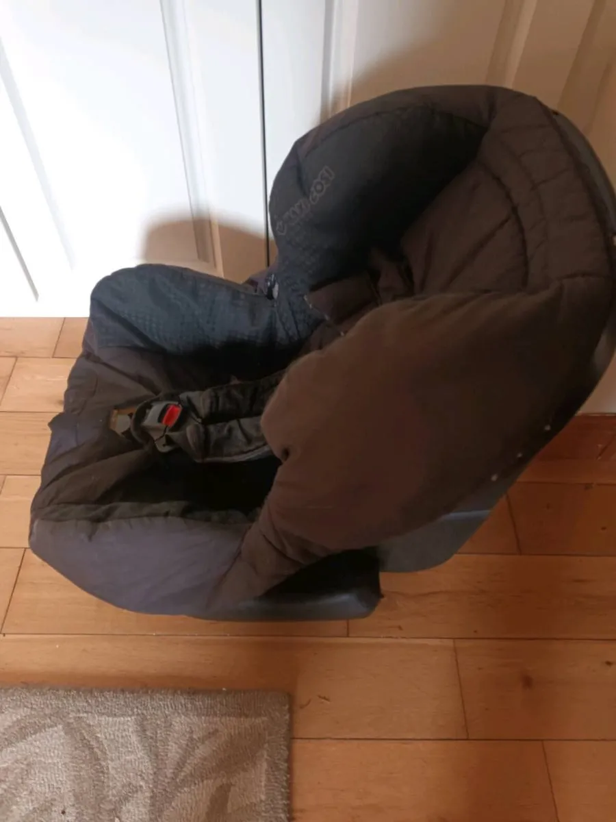 Car seat  💺  for  sale now - Image 3