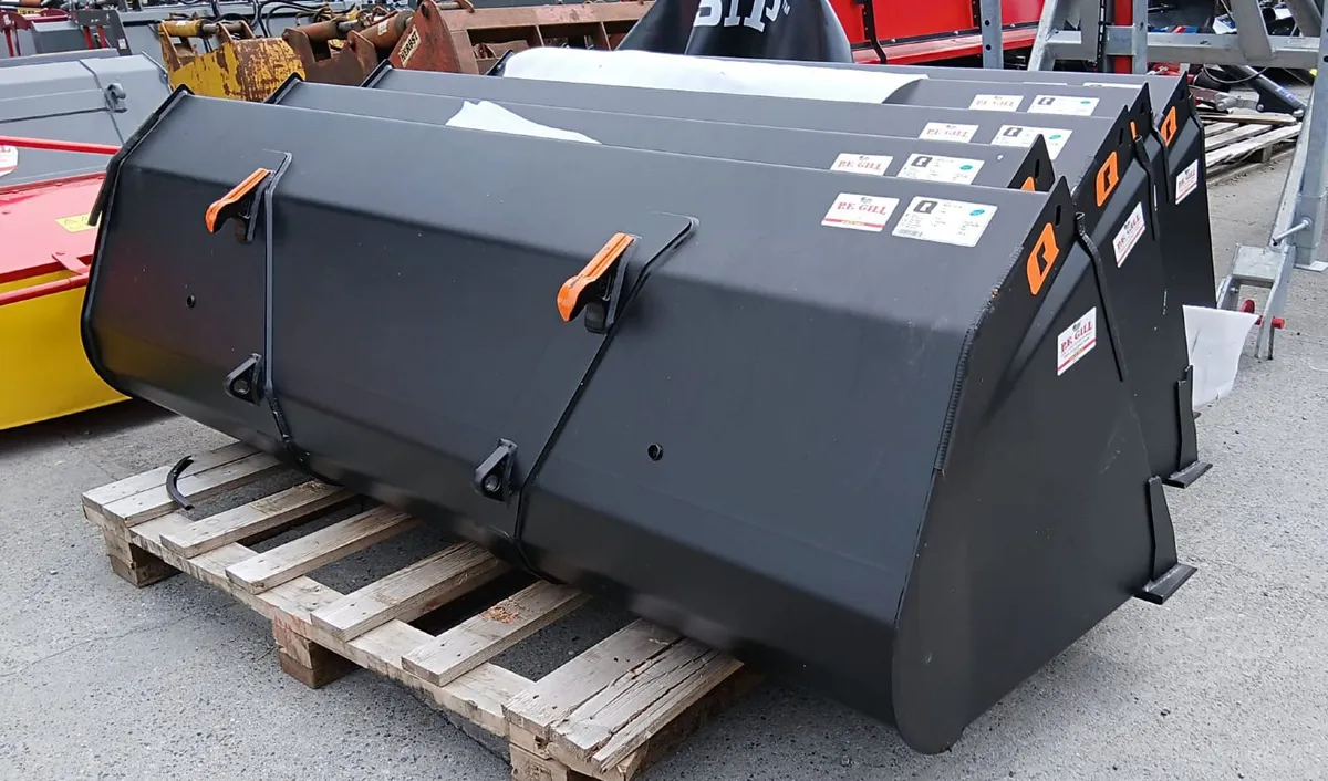 NEW QUICKE, FLEMING , STEKRO TRACTOR LOADER BUCKET - Image 2