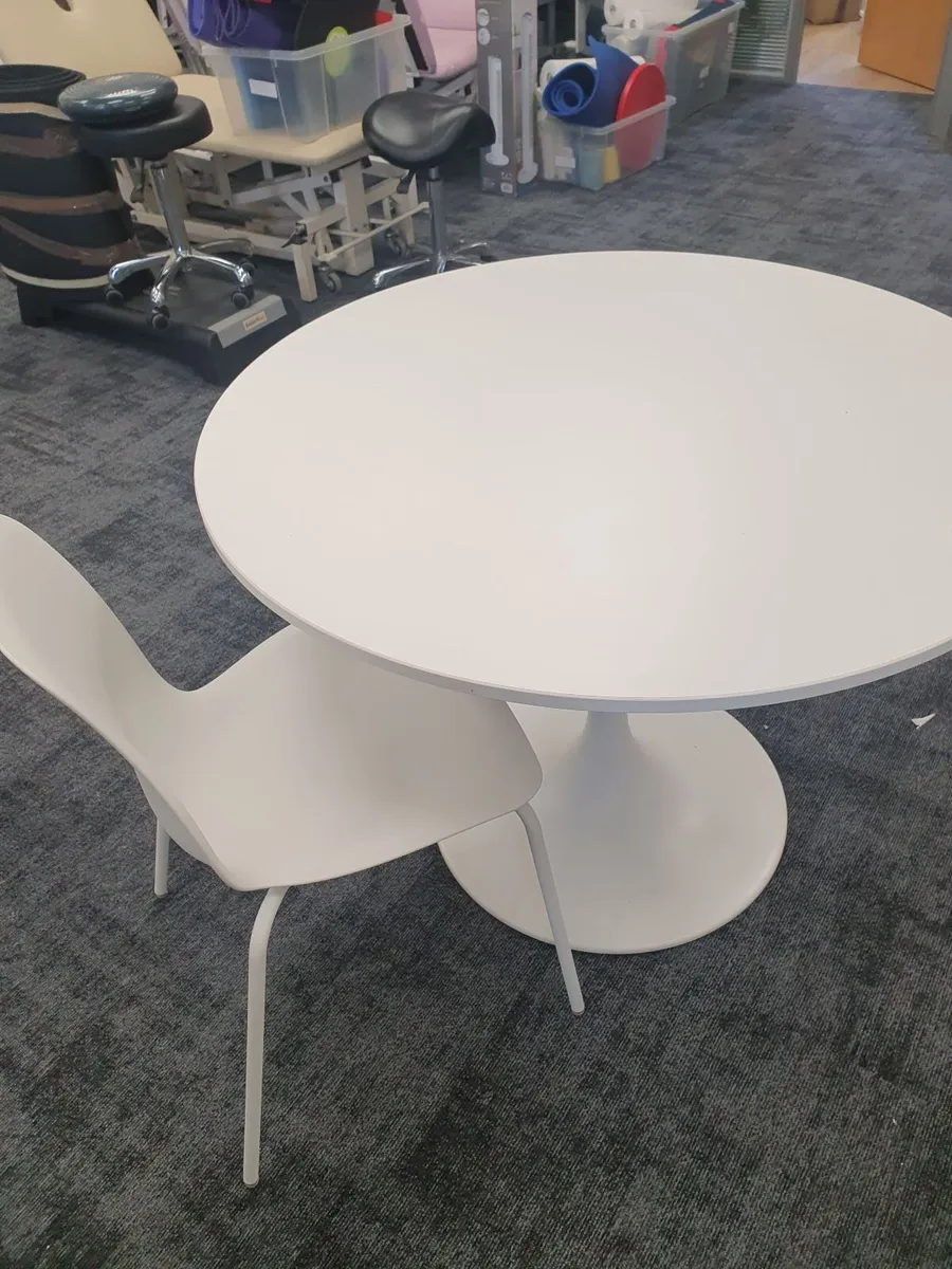 White Round Table and Chair - Image 1