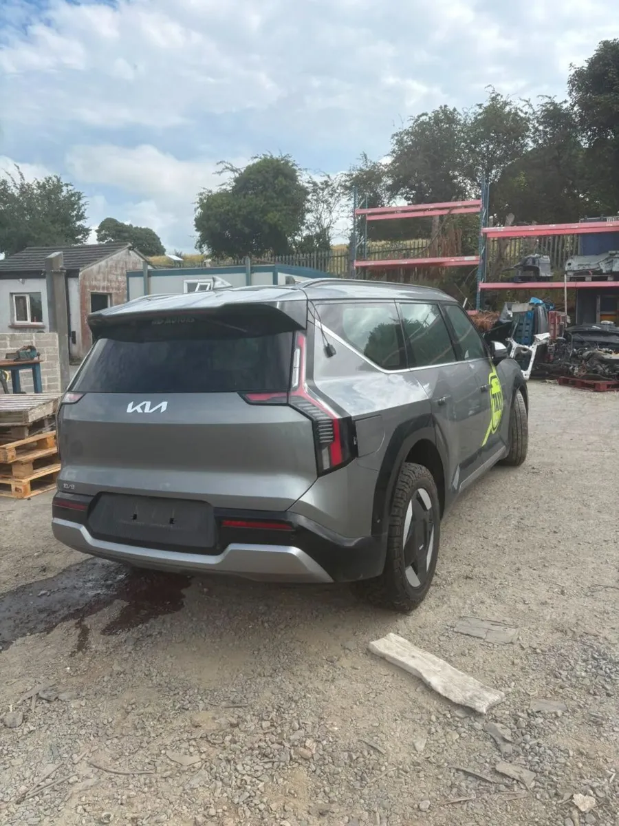 KIA EV9 FOR BREAKING - Image 2