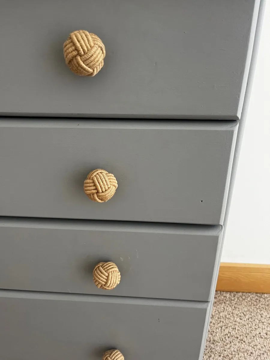 Chest of drawers - Image 1