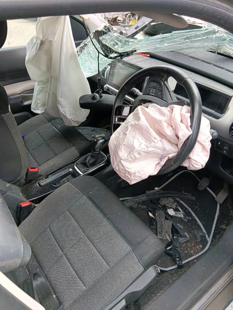 Breaking Citroen C4 2019 diesel - Image 4