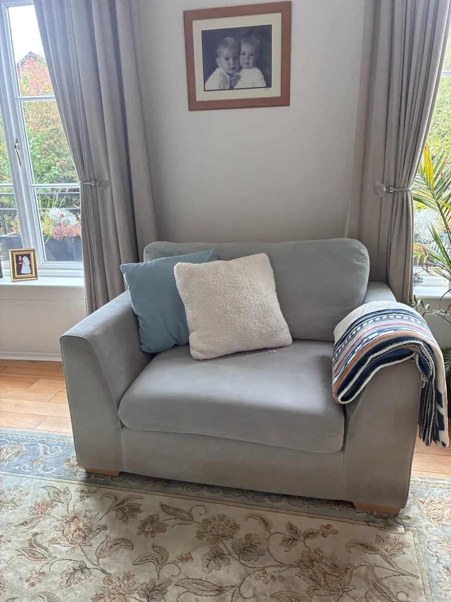 4 seat L shaped sofa and cuddler chair - Image 2