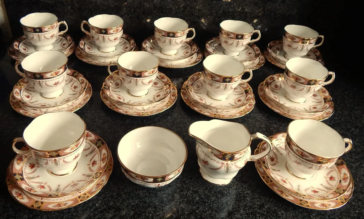 35 Piece Vintage Arklow Pottery Tea Set - Image 1