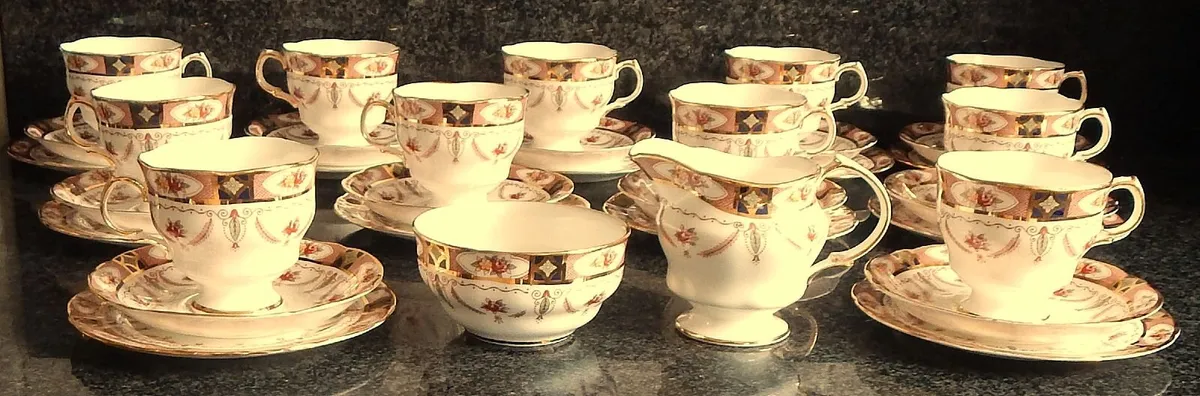 35 Piece Vintage Arklow Pottery Tea Set - Image 2
