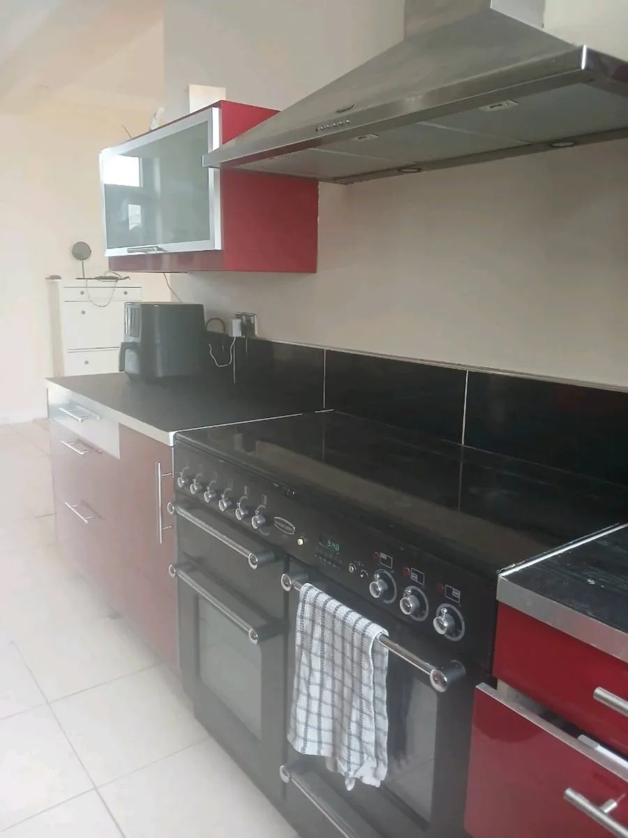 Kitchen - Image 4