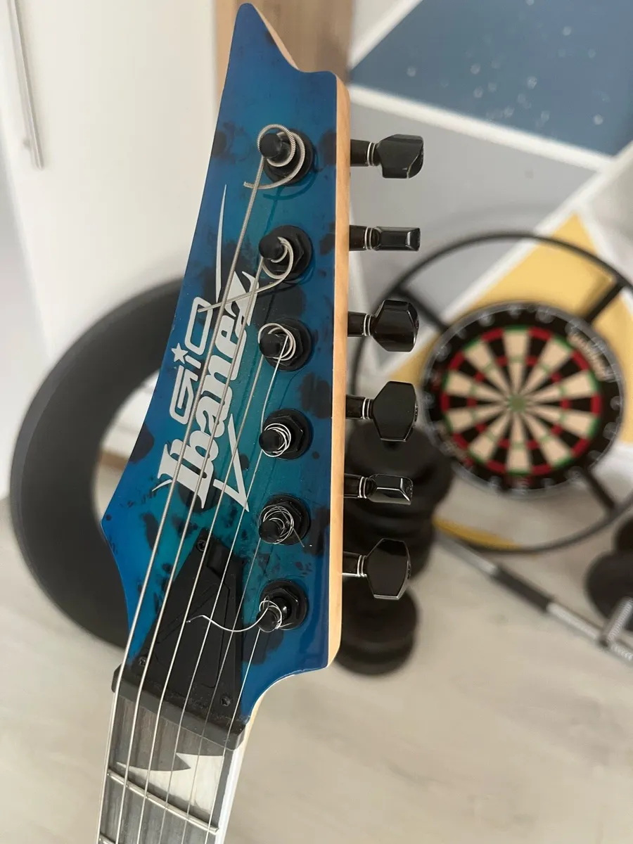 Electric guitar - Image 4