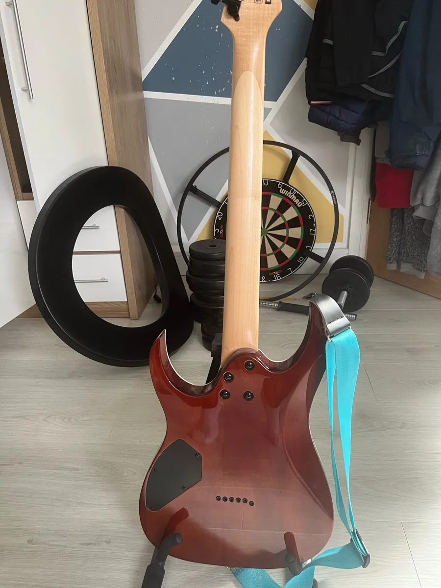 Electric guitar - Image 2