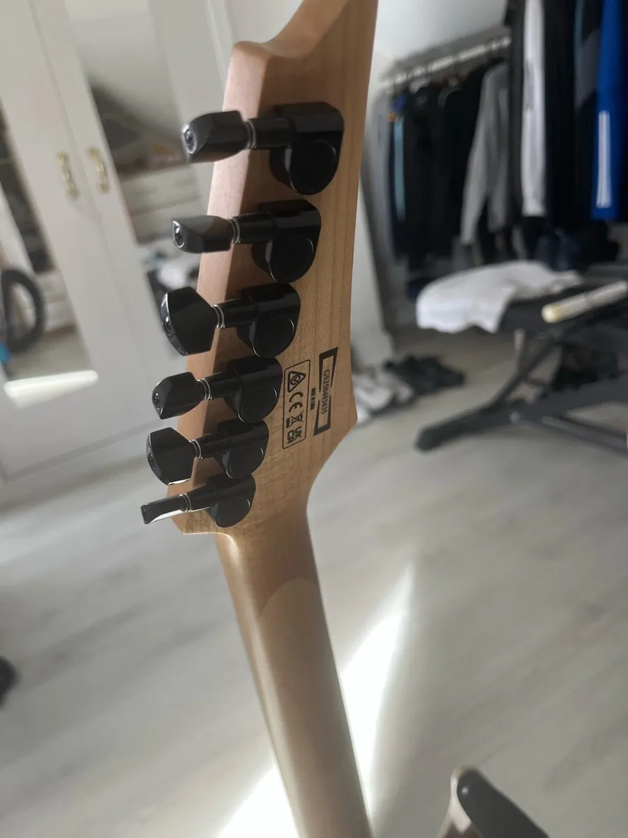 Electric guitar - Image 3