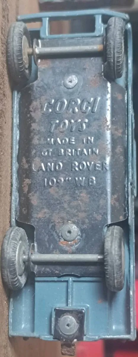 Corgi Landrover 1st - Image 3