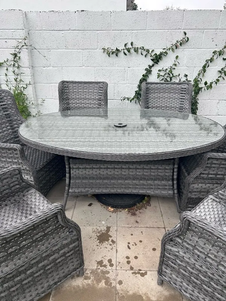 garden table and chairs - Image 2
