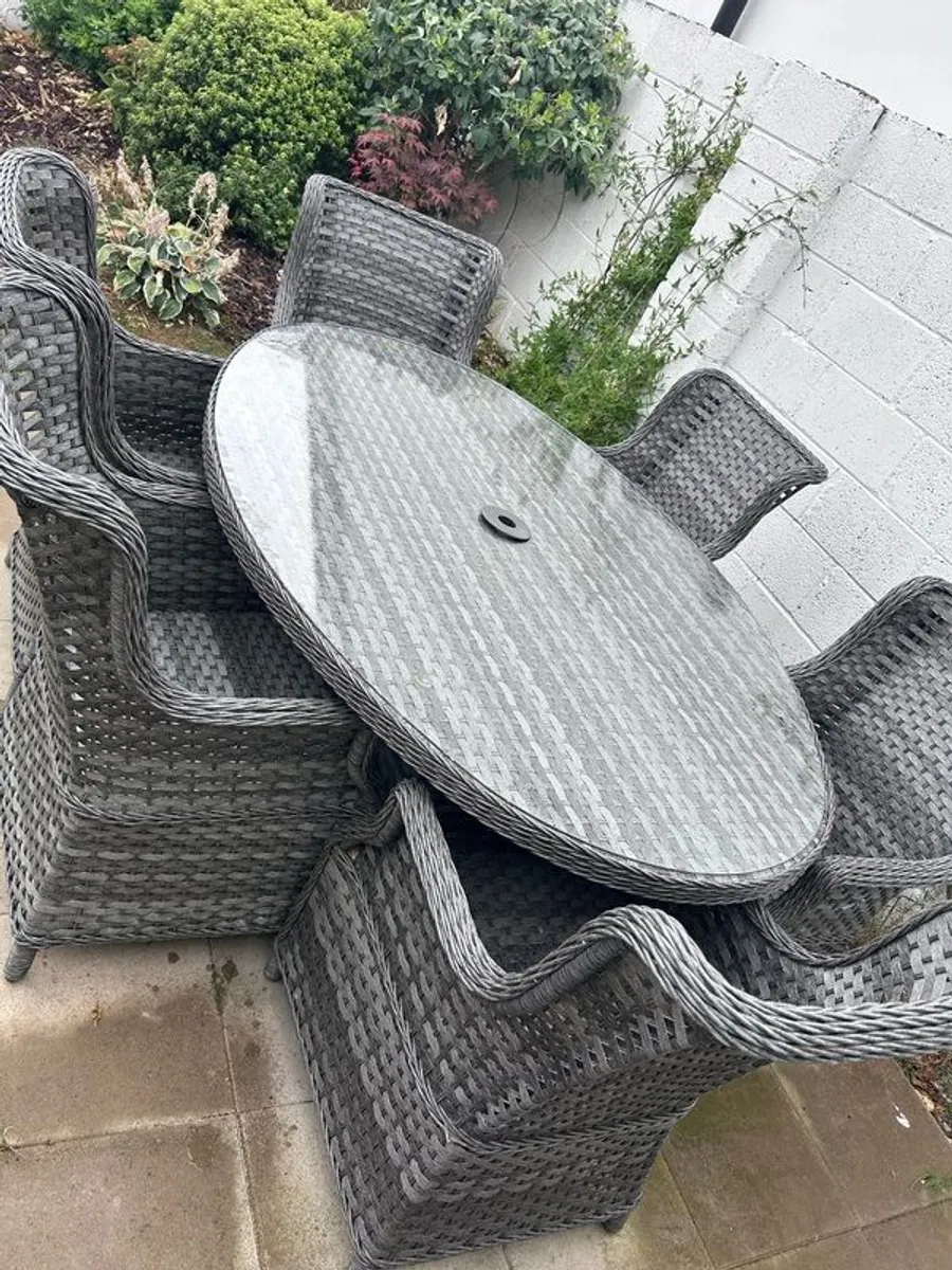 garden table and chairs - Image 3