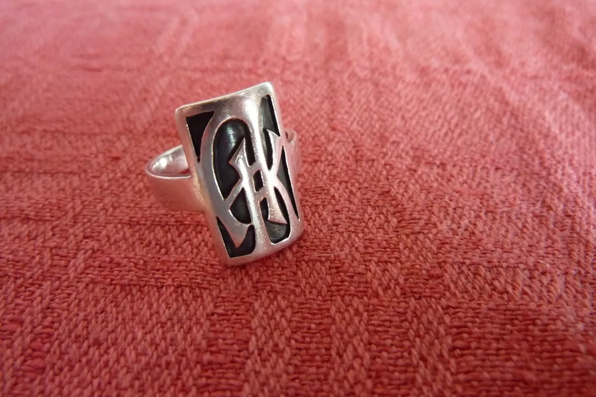 Silver ring - Image 1