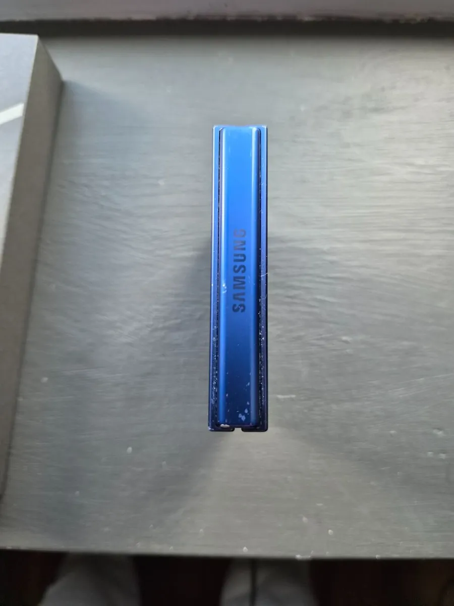 Samsung Galaxy Z Flip 7 512Gb Shadow Blue - Image 2