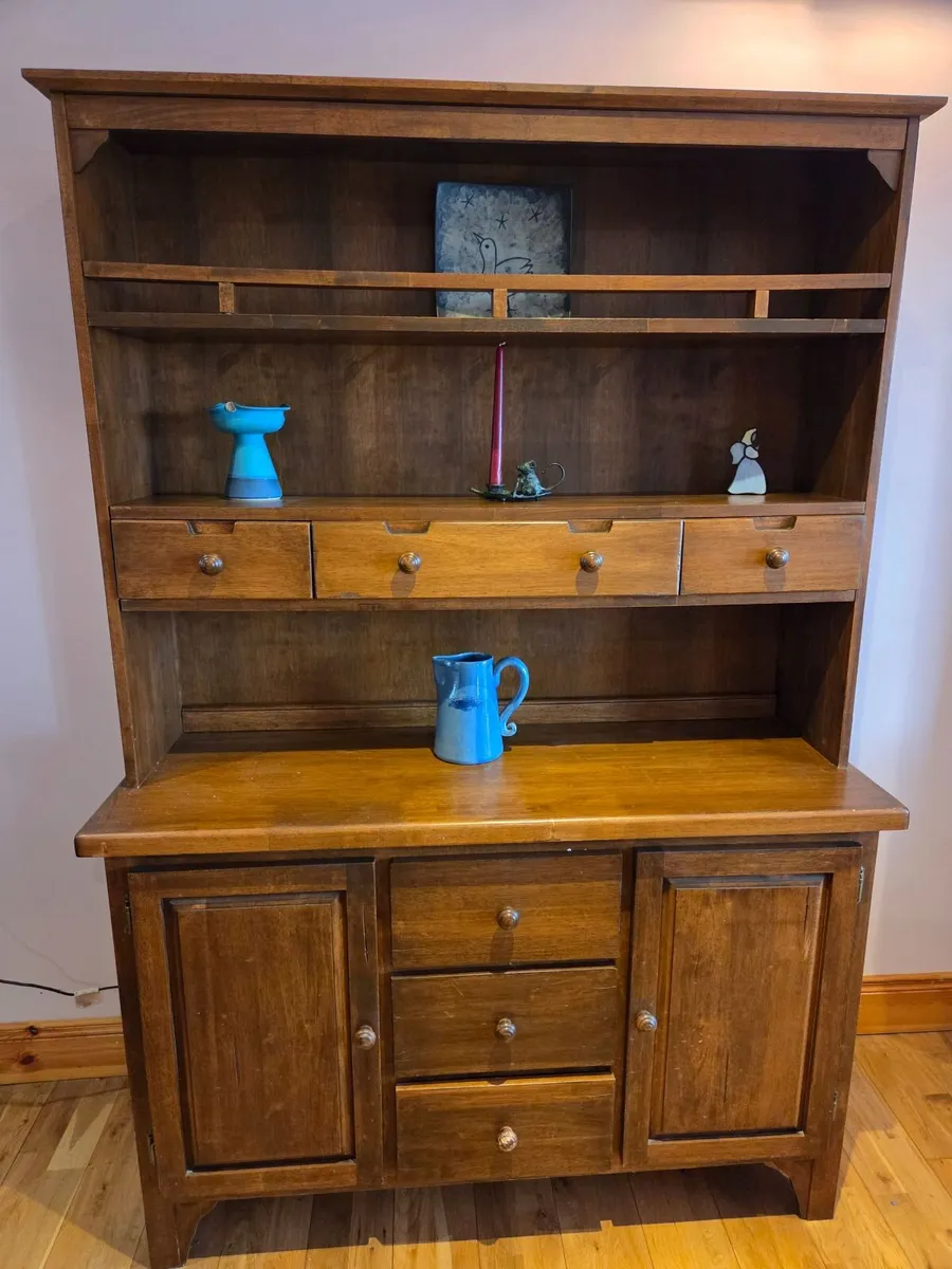 Kitchen dresser