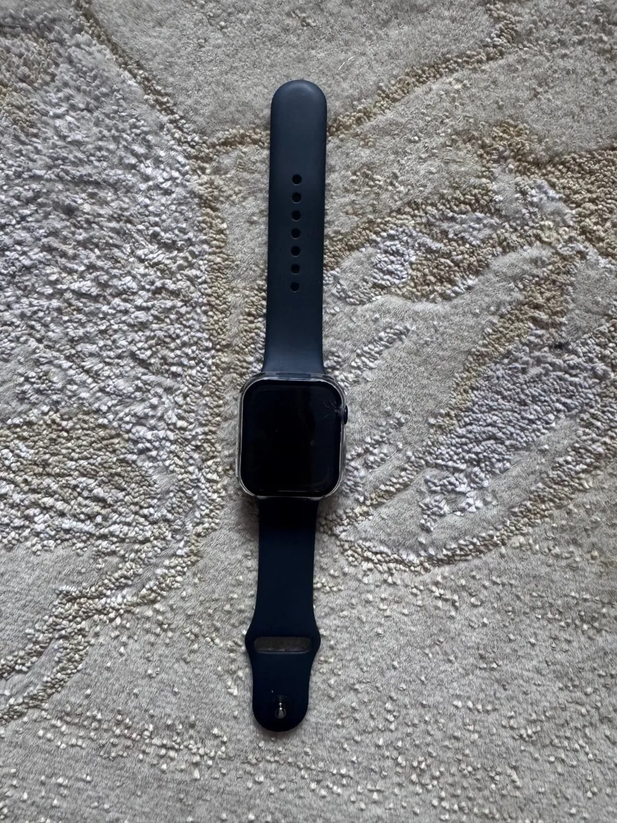 Apple Watch series 8 - Image 1
