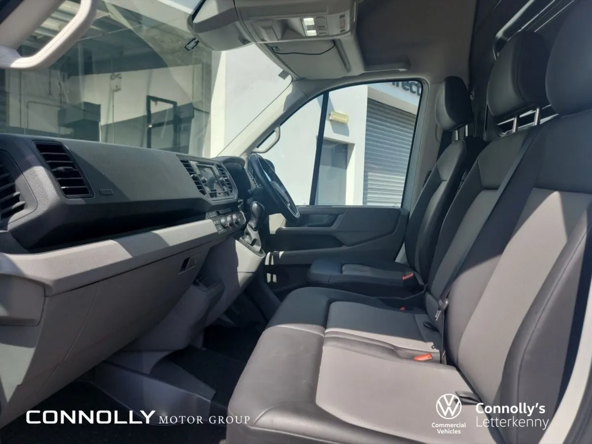 Volkswagen Crafter CRAFTER 35 MWB 140BHP  AUTO - Image 4