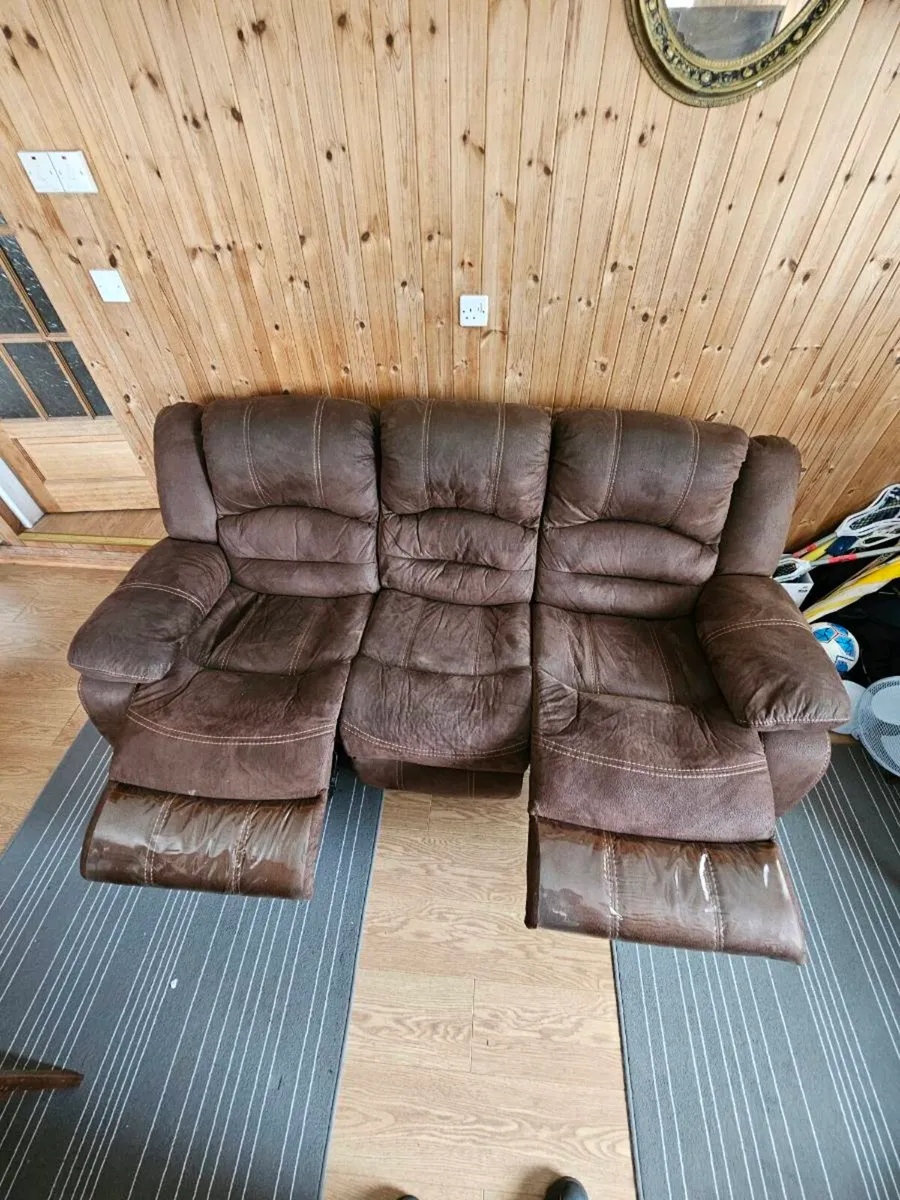 3 seater couch - Image 1