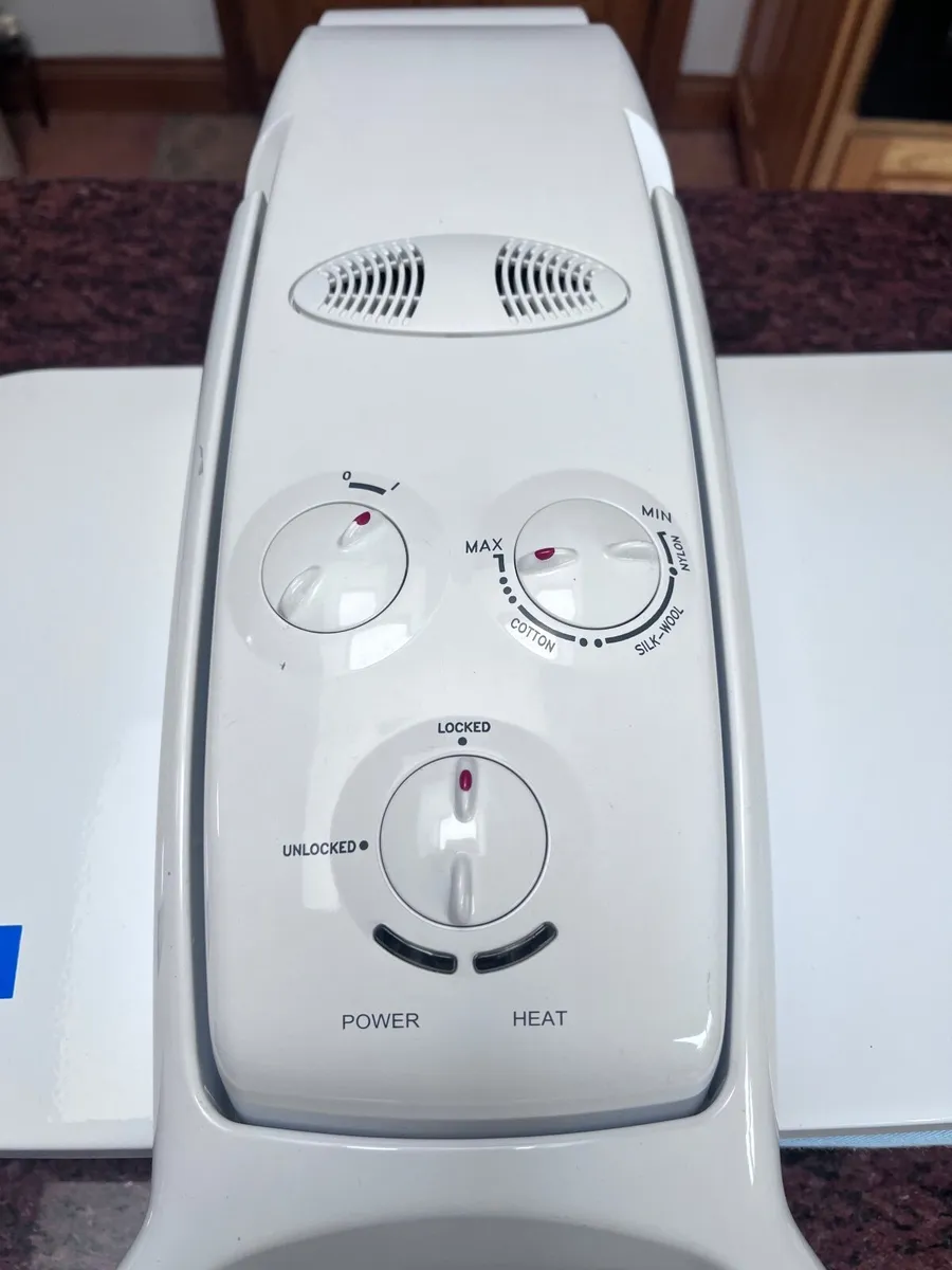 Electronic steam ironing press - Image 2