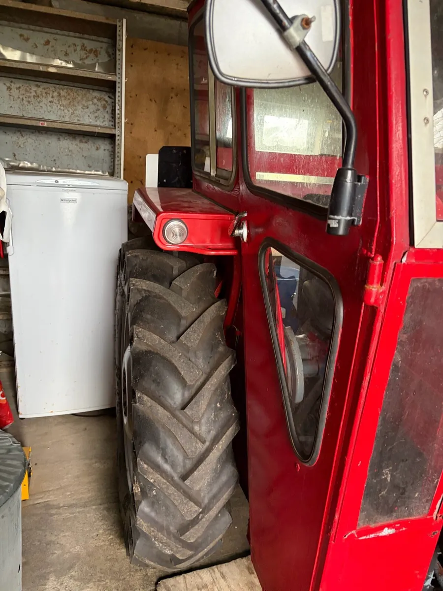 Massey 135 - Image 2