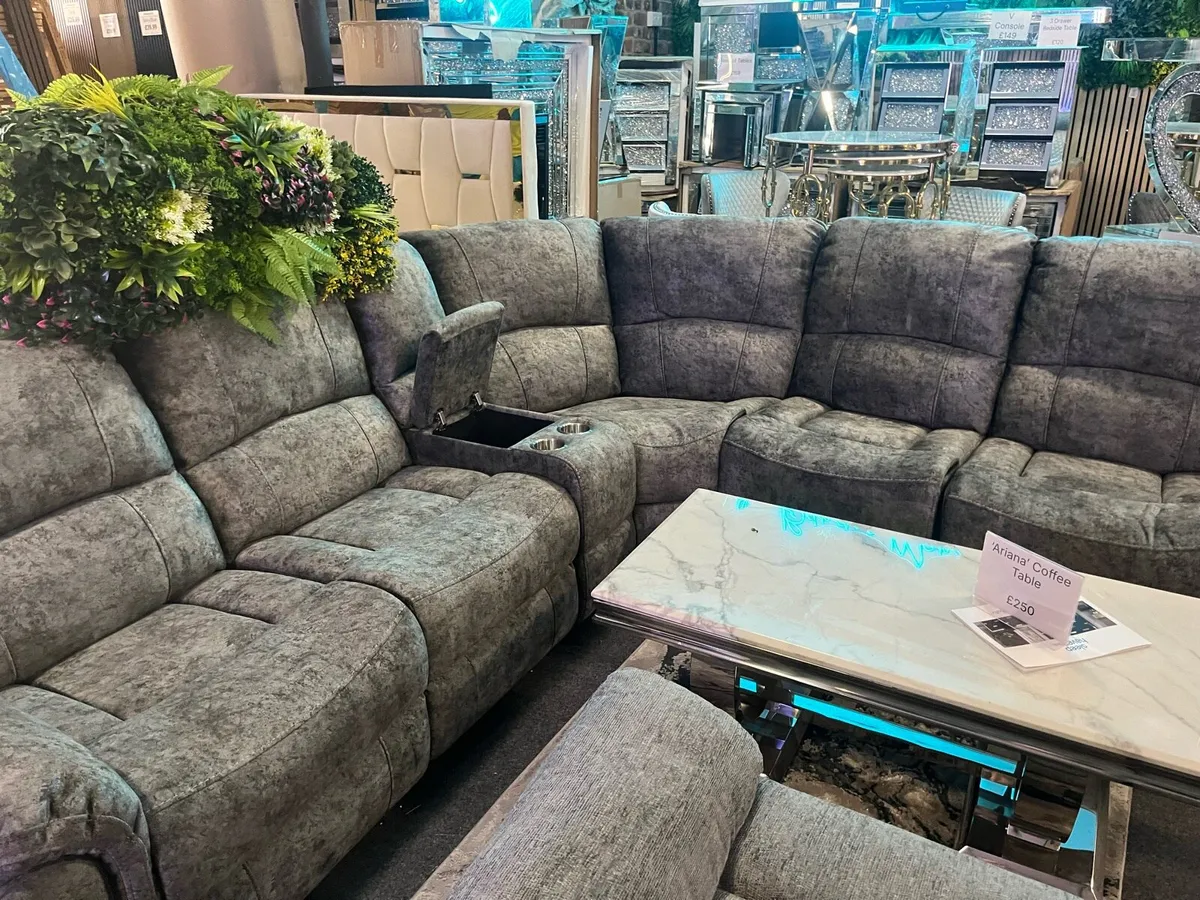 Power recliner sofa - Image 1