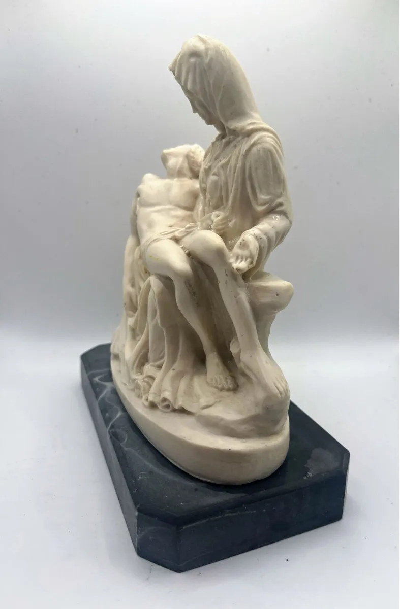 Antique  'The Pieta' sculpture - Image 3