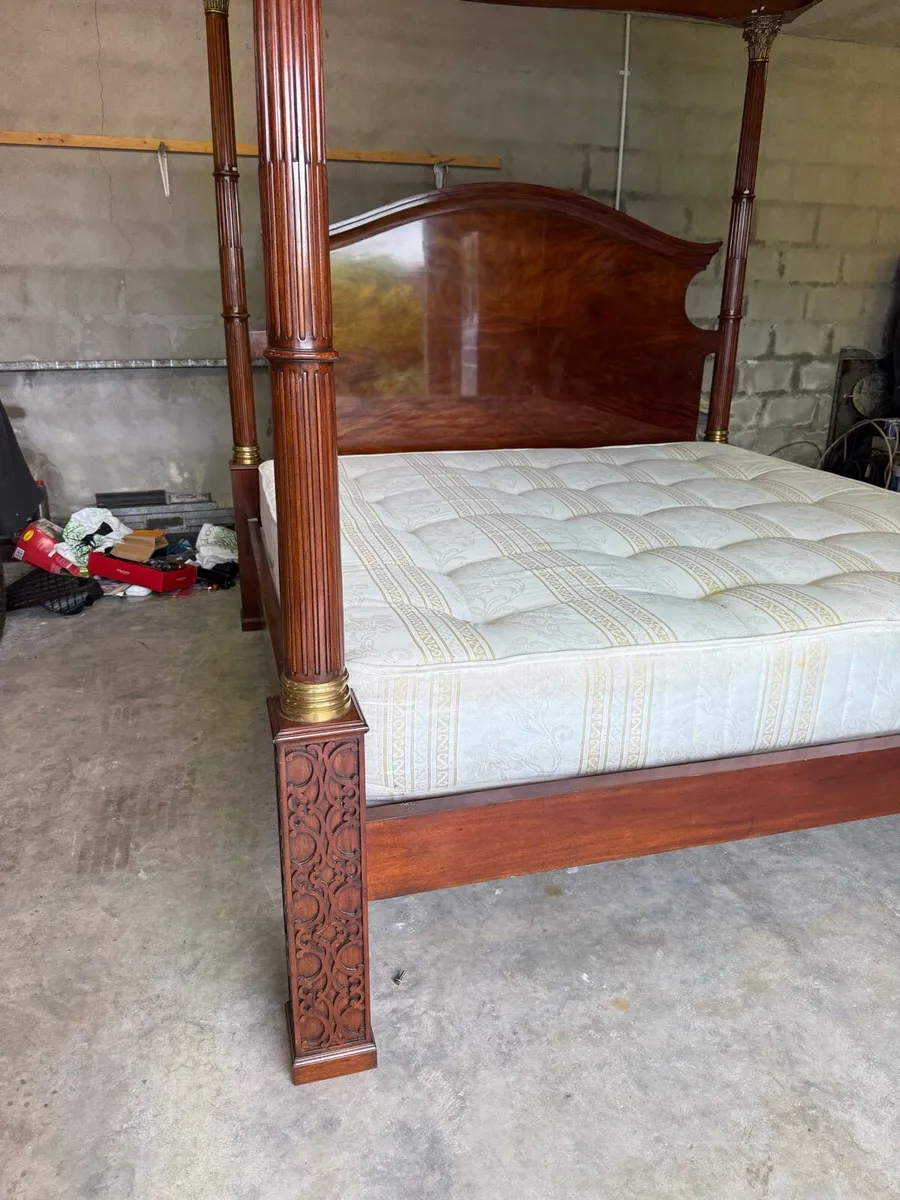 Four post bed - Image 4
