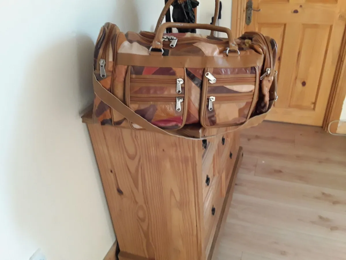 Lovely pure leather patchwood travel bag - Image 4