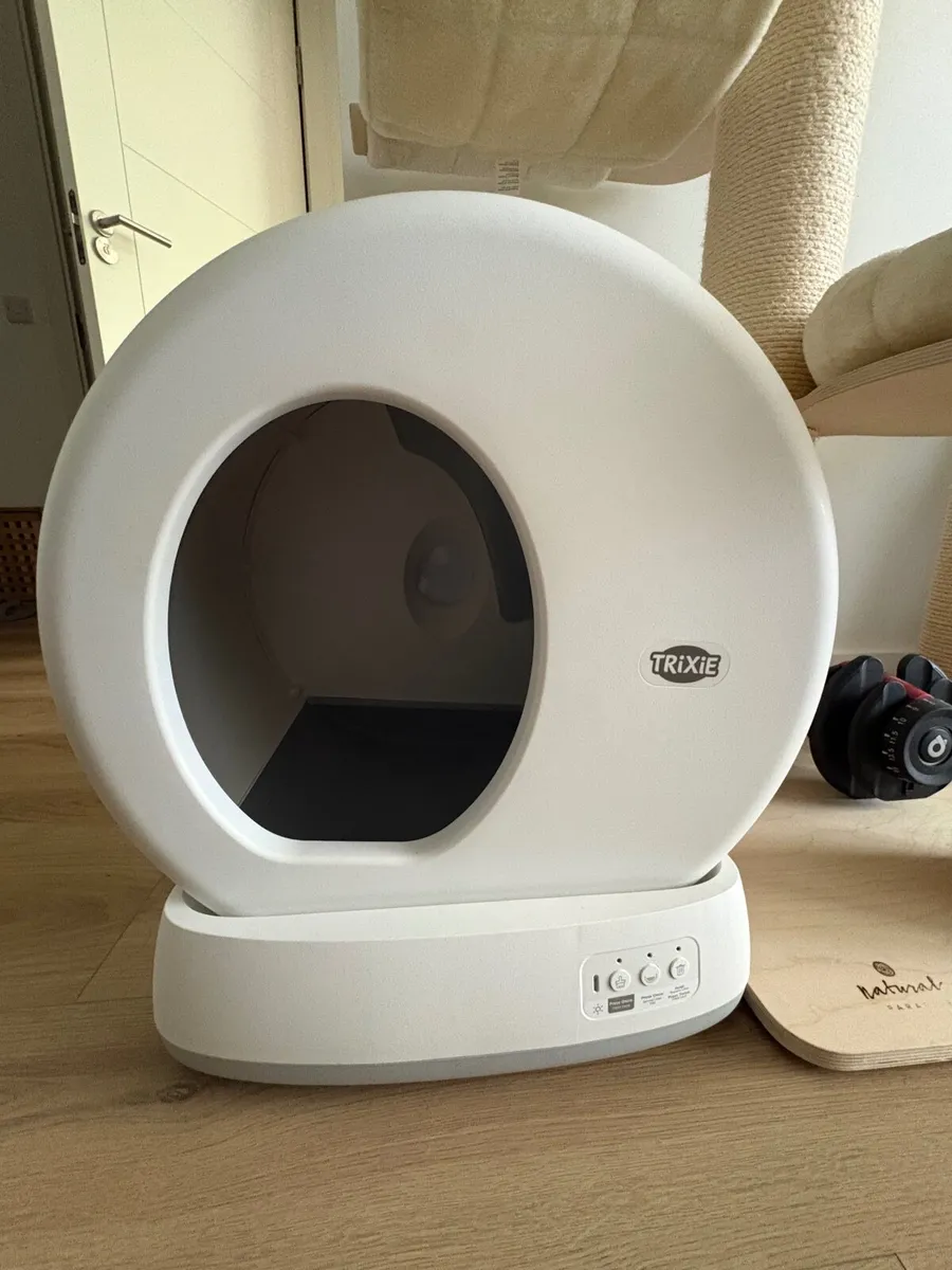 Trixie Self-Cleaning Cat Litter Box - Image 1