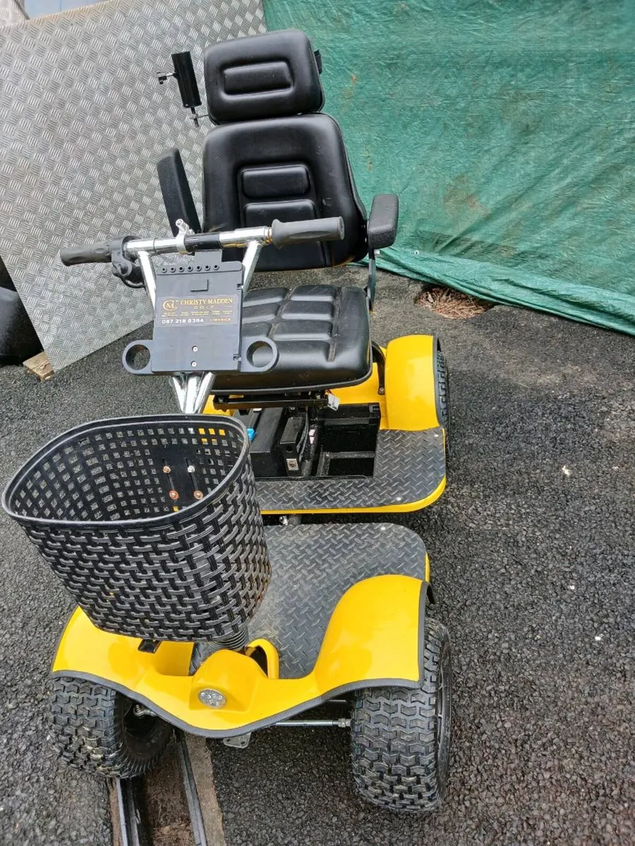 Single seat golf buggy - Image 3