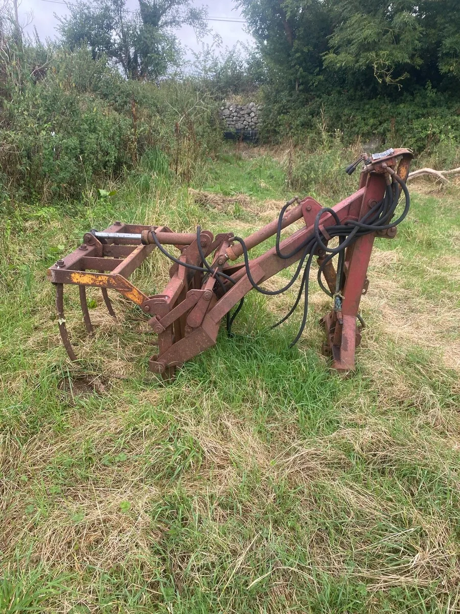 Farm equipment - Image 1