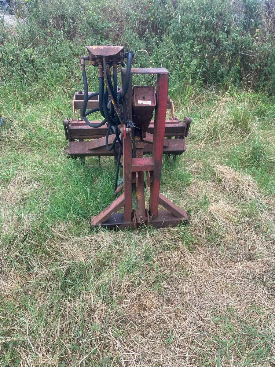 Farm equipment - Image 2