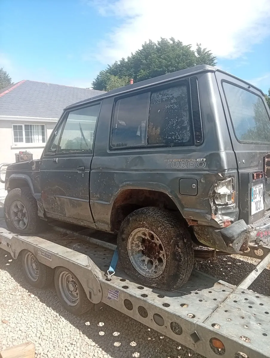 Mitsubishi Pajero 1989 - Image 3