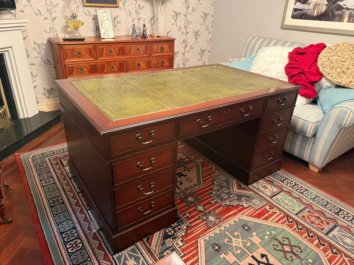 Leather top desk - Image 3