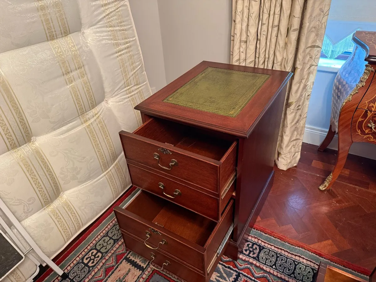 Leather top desk - Image 4