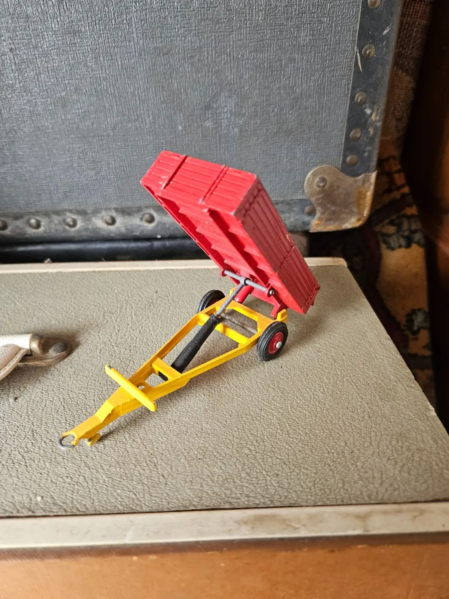Corgi 1970's Farm Trailer - Image 2