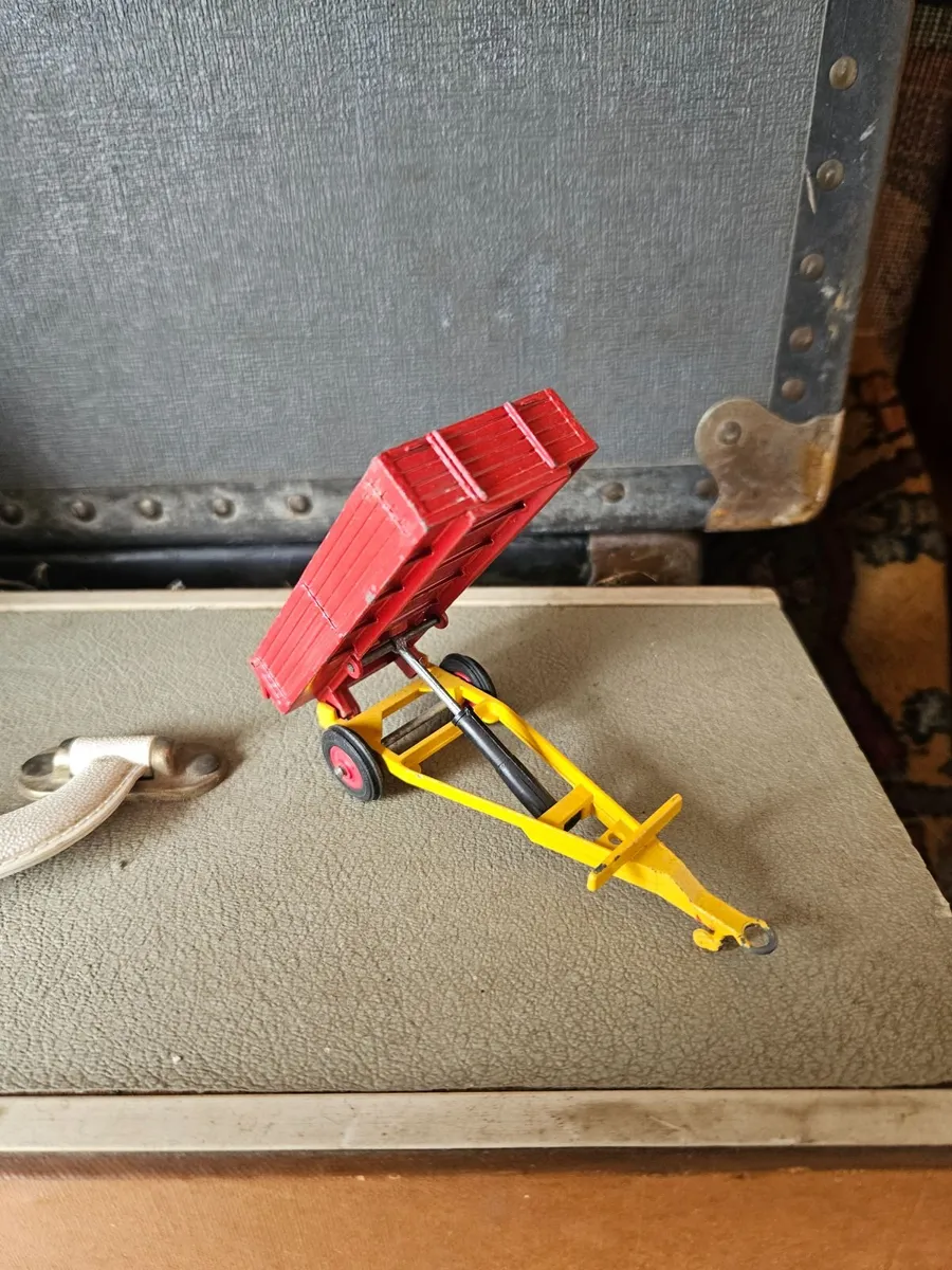 Corgi 1970's Farm Trailer - Image 3