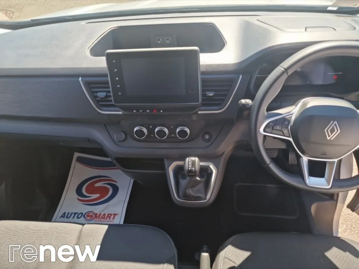 Renault Trafic TRAFIC LL30 BLUE DCI 170 AUTO - Image 2