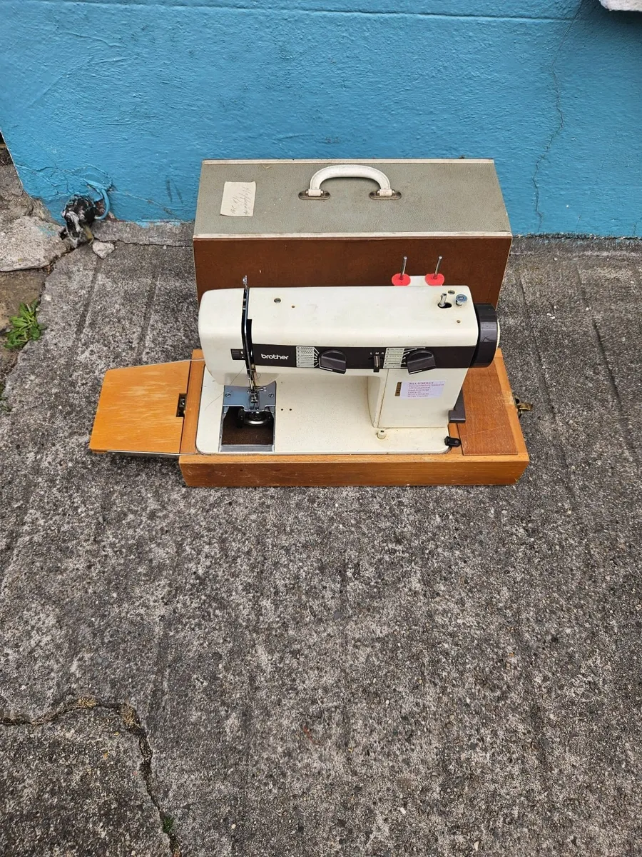 Vintage Retro Brother Sewing Machine - Image 4