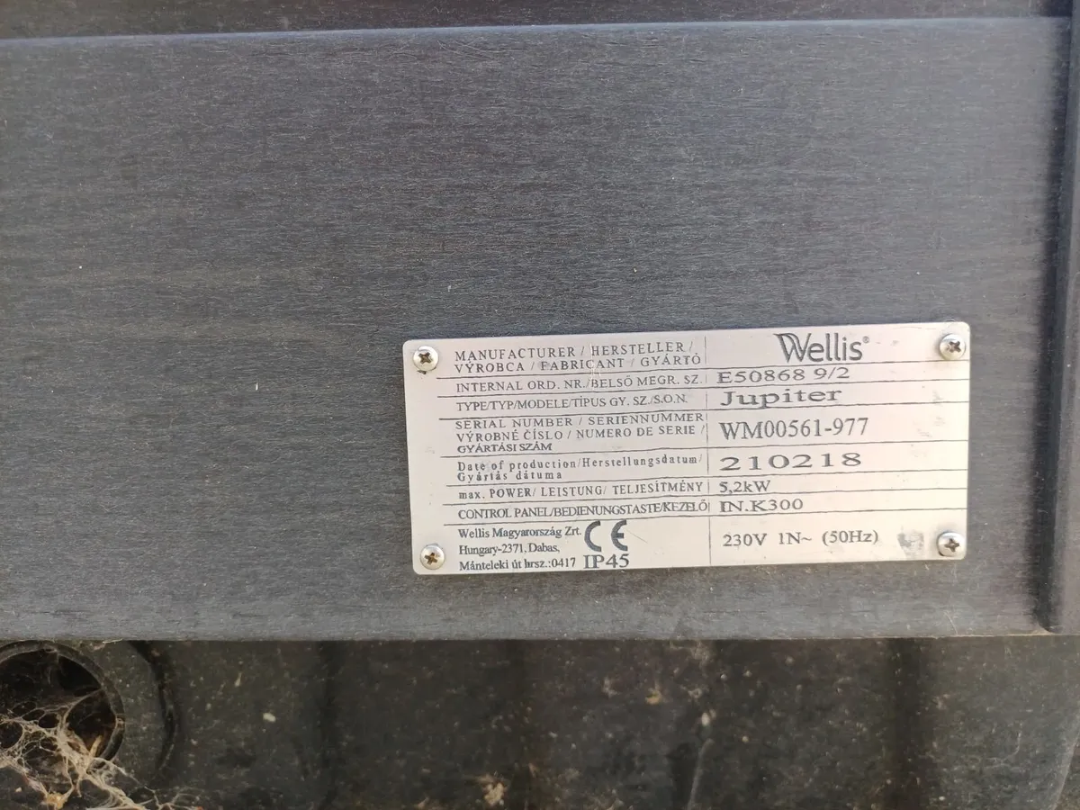 Wellis Hot tub - Image 3