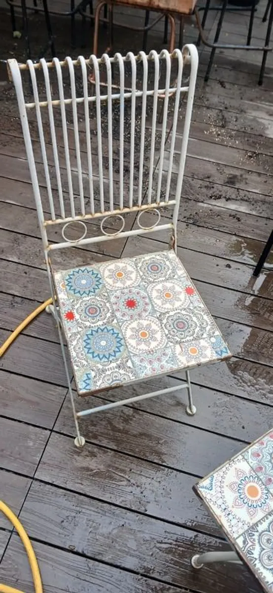Garden Table and Folding Chairs - Image 2