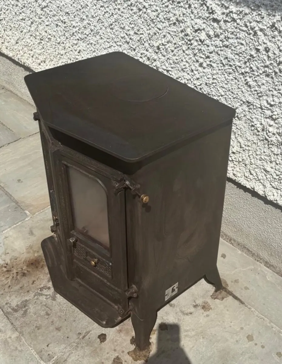 Charnwood backboiler stove- Country 16B mulitifuel - Image 2