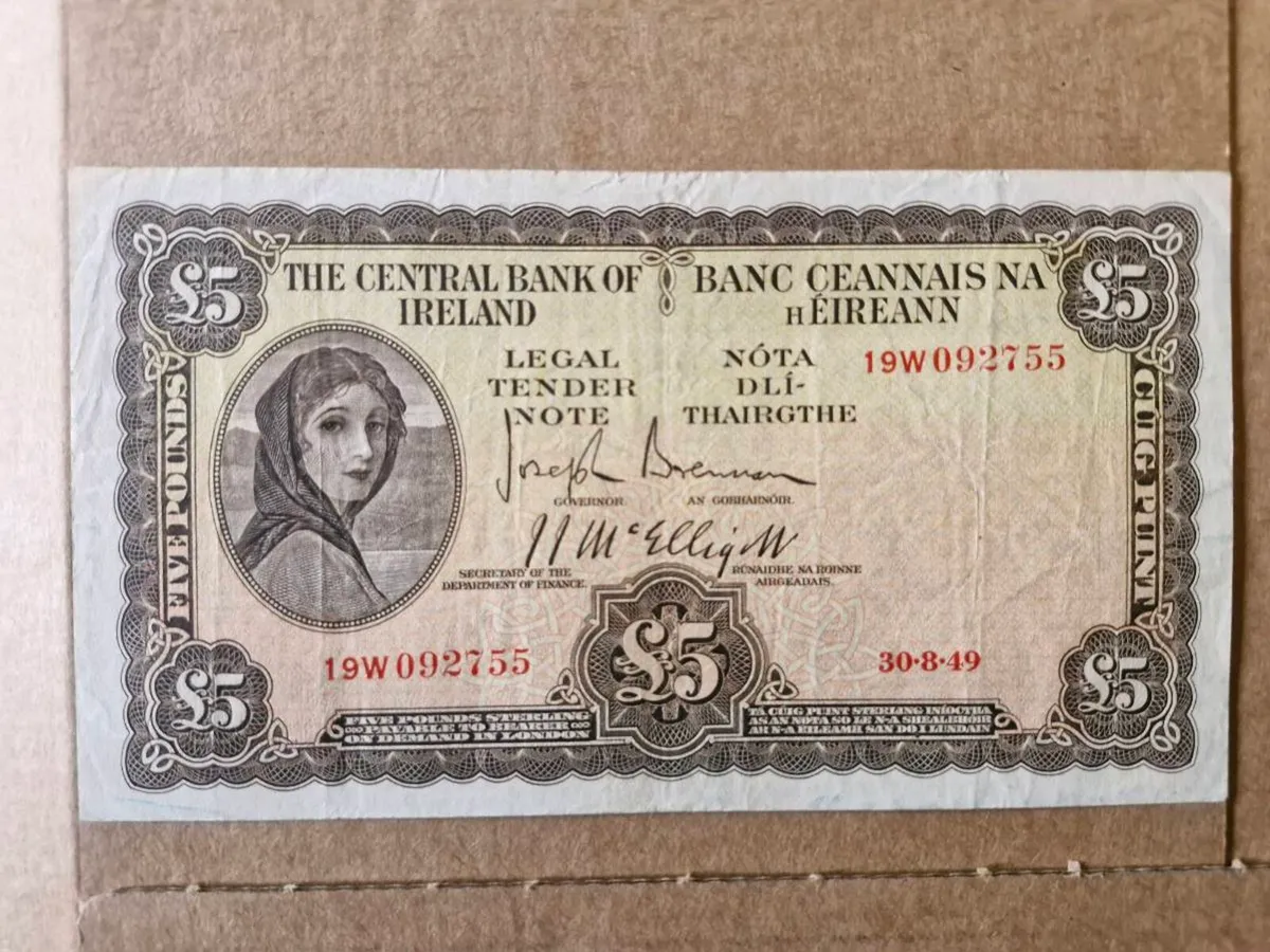 5 Pound Lady Lavery 30/8/49 IRISH NOTE - Image 1