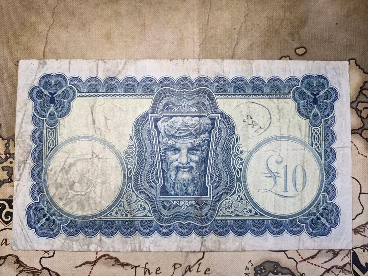 10 Pound Lady Lavery 19/8/46 IRISH NOTE - Image 2